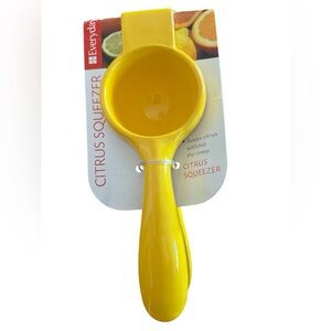 NWT Yellow citrus squeezer